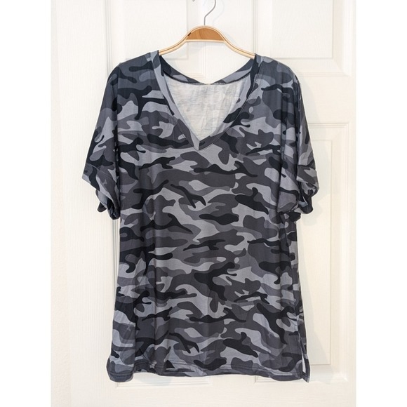 Camo V-Neck T-Shirt Casual Short Sleeve Top Camouflage Print Tee  Large NWT - Picture 2 of 9